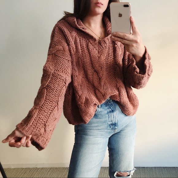 Last L — CABLE KNIT HOODED SWEATER - Picture 2 of 5